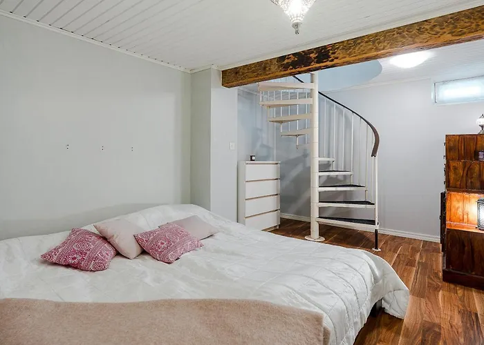 Self-service 7 Min Walk From Railway Station