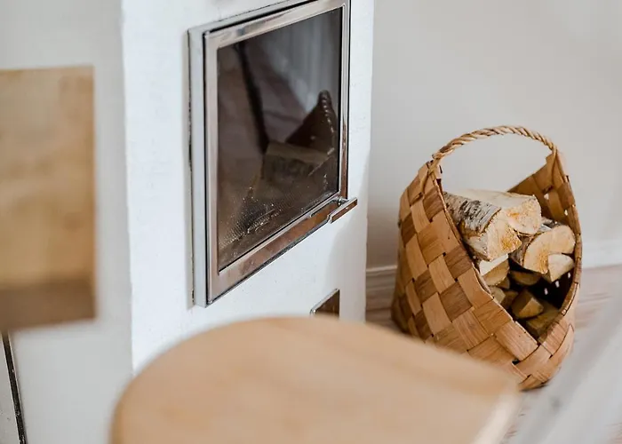 Self-service 7 Min Walk From Railway Station Huoneisto